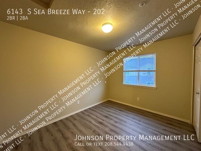 Building Photo - Beautiful South Boise apartments close to ...