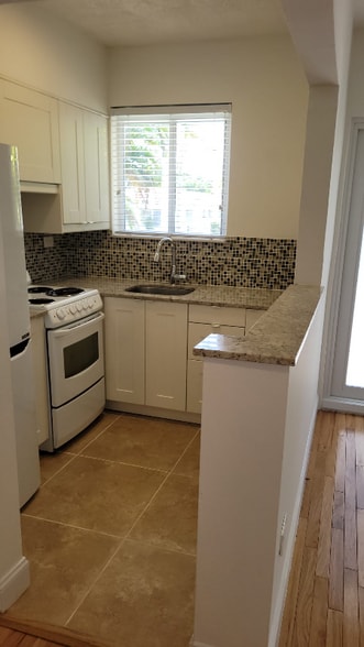 Building Photo - 9005 NE 8th Ave