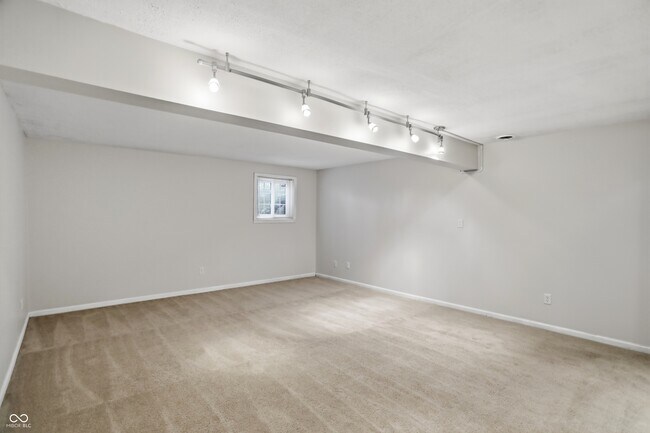 Building Photo - 4 Druid Hill Ct