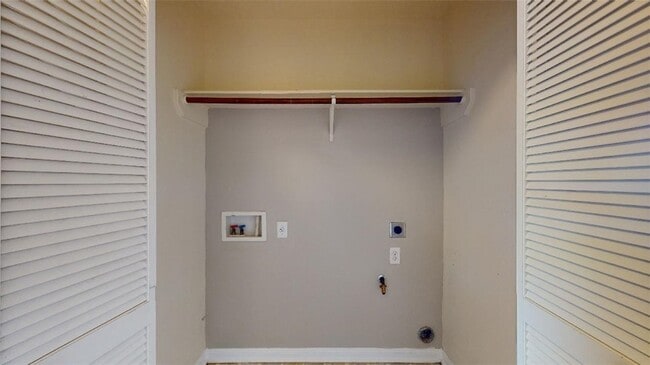 Building Photo - 505 Camp Ct