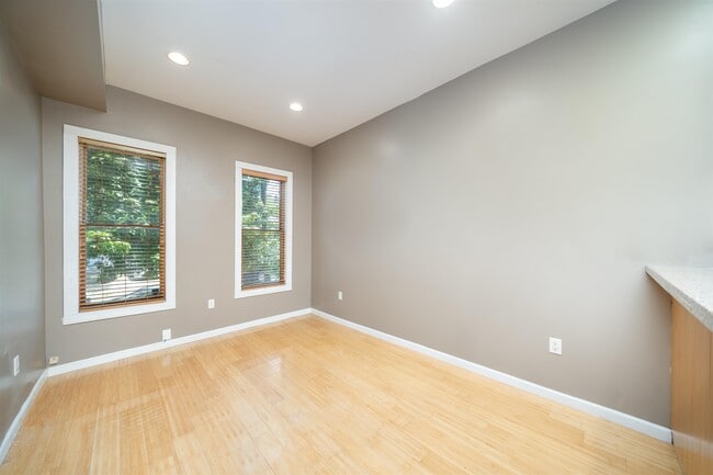 Building Photo - 209 Webster Ave