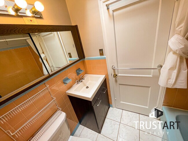 Building Photo - 3 bedroom house in Tacony