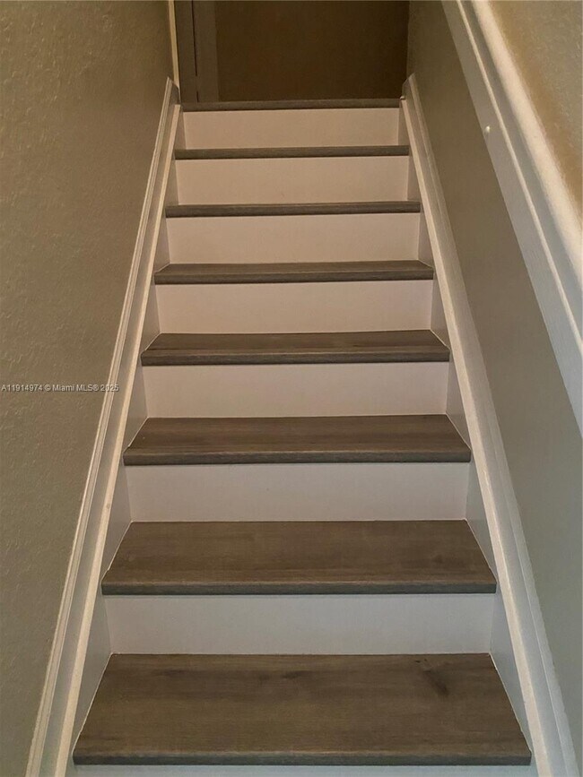 Building Photo - 8395 SW 29th St