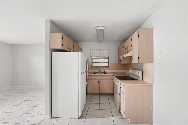 Building Photo - 1925 Madison St