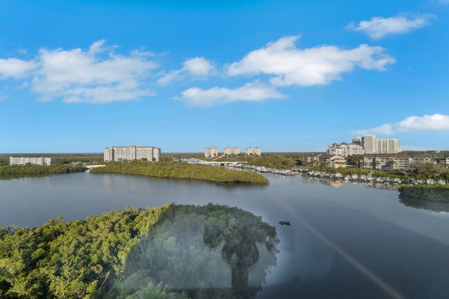 Building Photo - 420 Cove Tower Dr