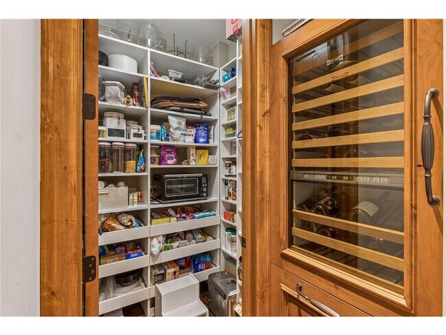Building Photo - 15700 Portico Dr