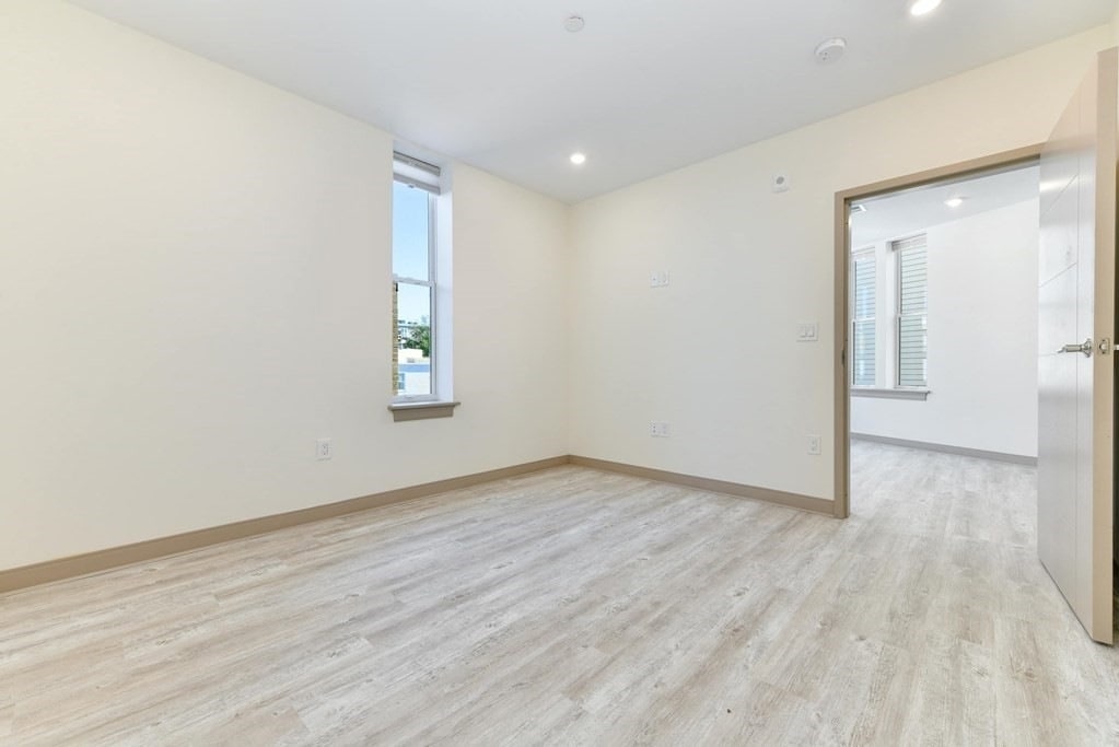 Building Photo - 400 Dorchester St