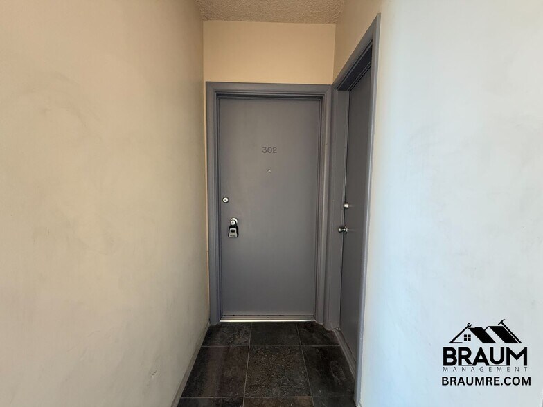 Building Photo - 6041 Whitsett Ave