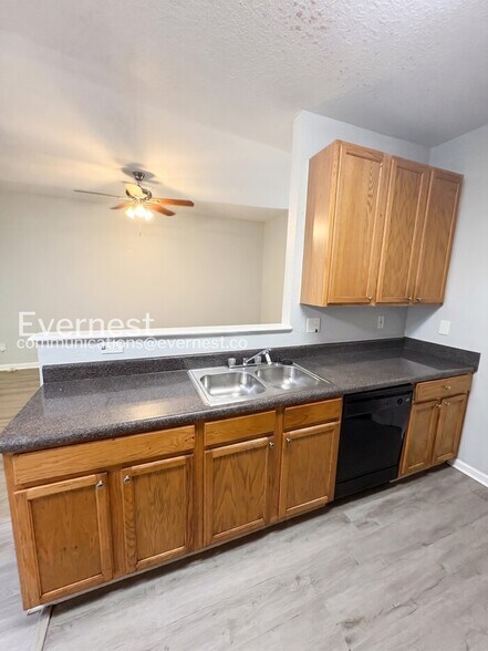 Building Photo - 7130 Brookview Way