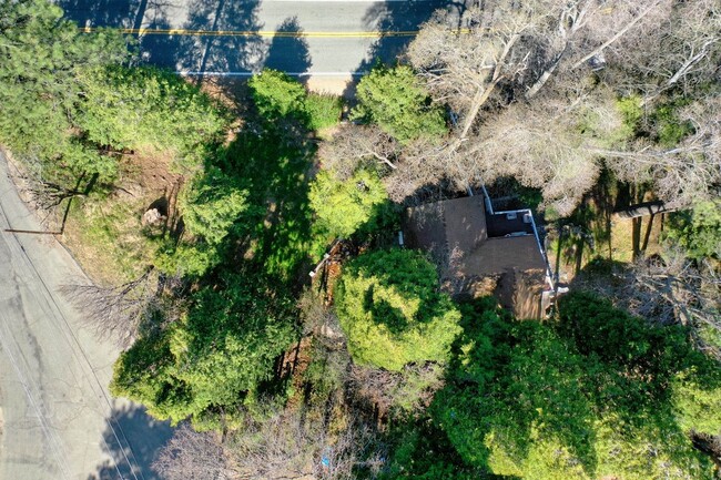 Building Photo - 407 S Dart Canyon Rd