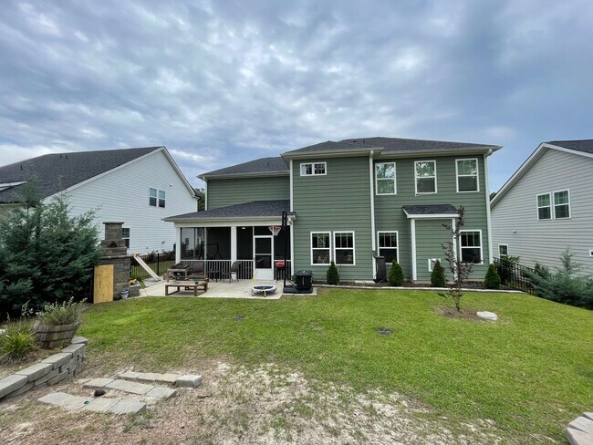 Building Photo - Stunning 5 Bed 3 Bath Home in Anderson Creek Club