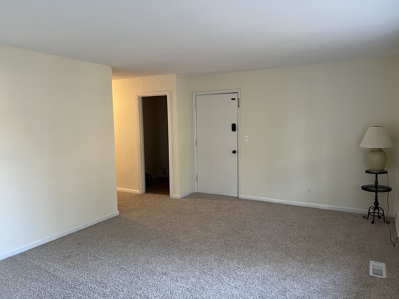 Building Photo - 8817 N Picture Ridge Rd