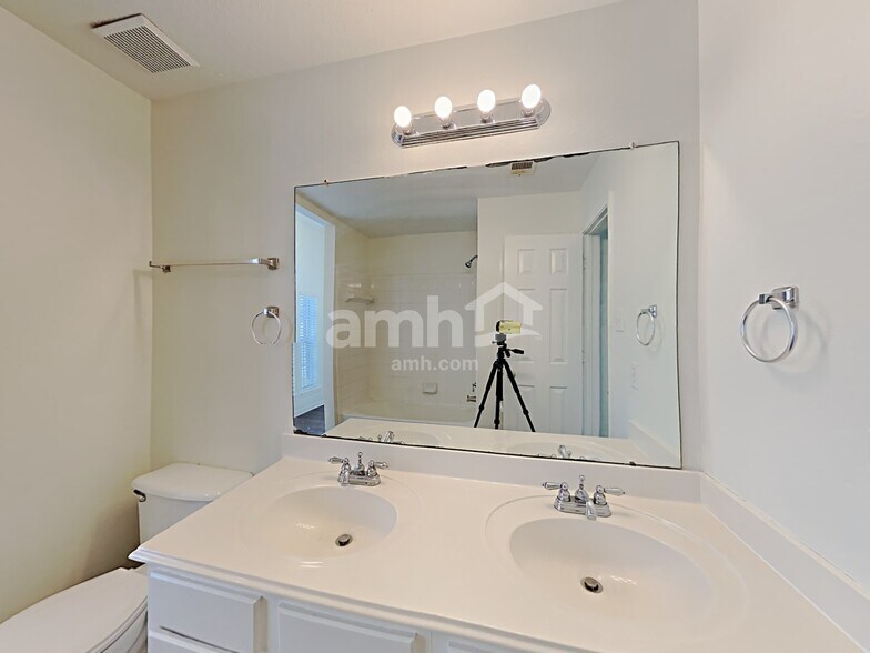 Building Photo - 14614 Twisted Pecan Ct