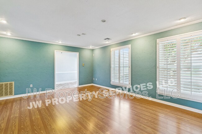 Building Photo - 3228 Lake Trail Dr
