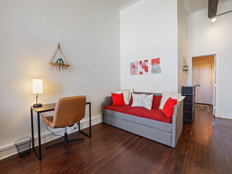 Building Photo - 66 S Front St