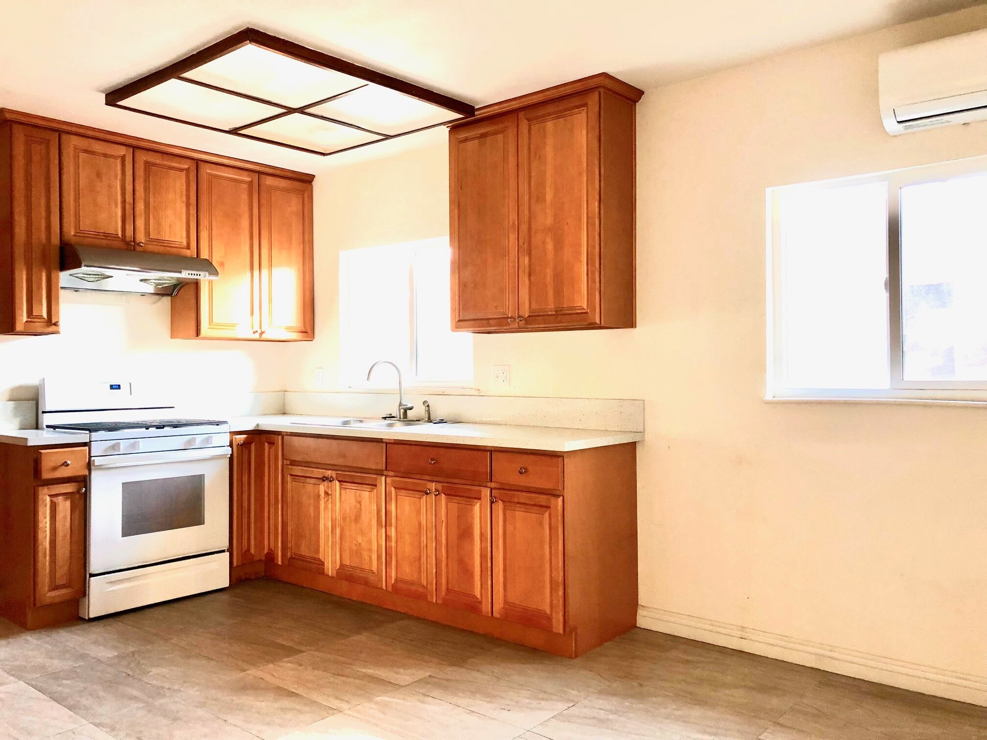 Building Photo - 1327 W 164th St