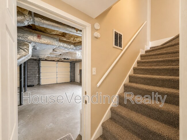 Building Photo - 6204 Trailhead Cir