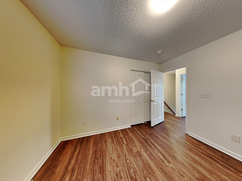 Building Photo - 5850 Mahogany Pl SW