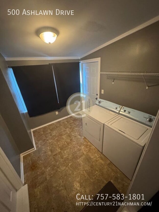 Building Photo - 500 Ashlawn Dr