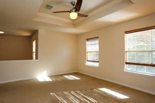 Building Photo - 422 New Hope Ln