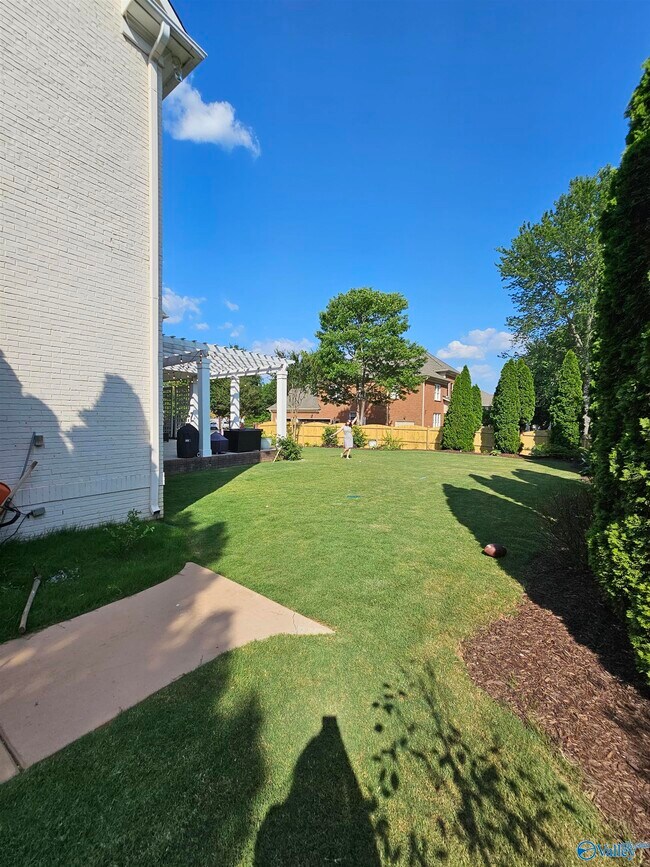 Building Photo - 3002 Brook Park Dr SE