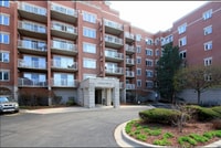 Building Photo - 6560 W Diversey Ave