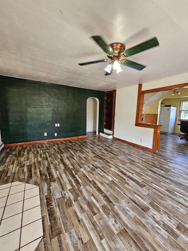 Building Photo - 2 BED | 2 BATH | HOME | CENTRALLY LOCATED ...