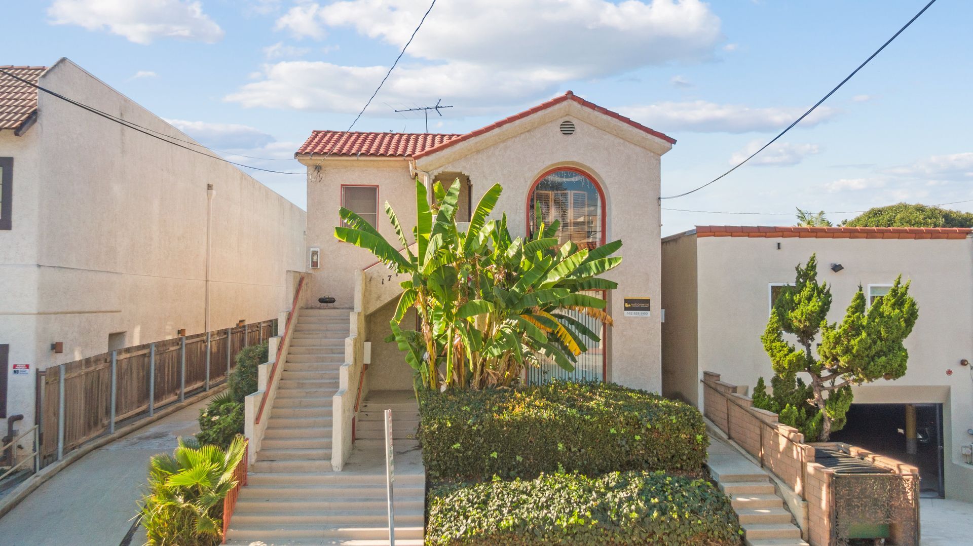 Building Photo - 1715 Termino Ave