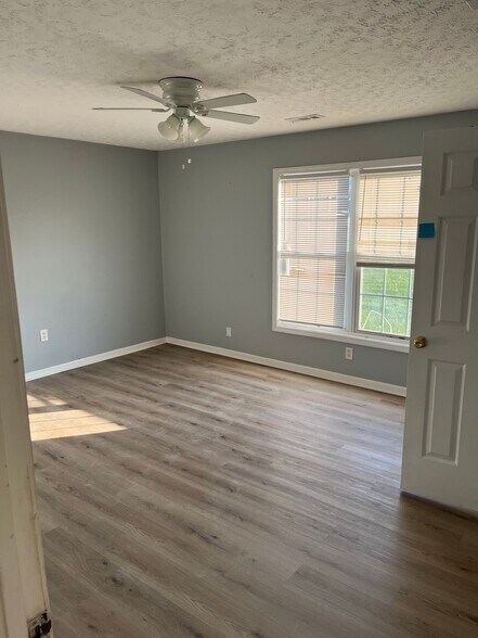 Building Photo - 13311 Bennettsville Rd