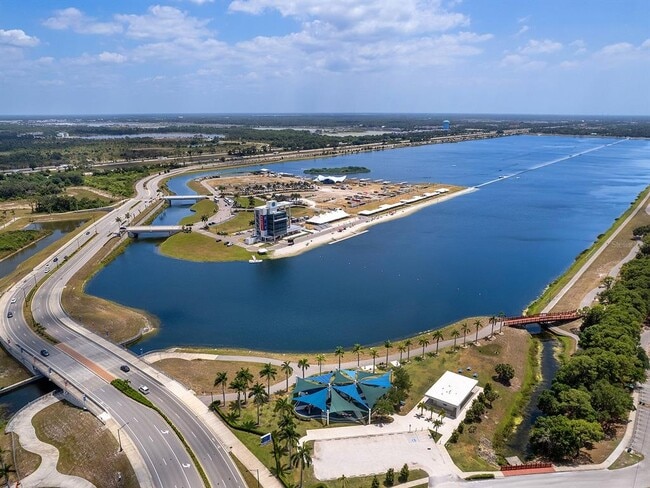 Building Photo - 4022 Penshurst Park