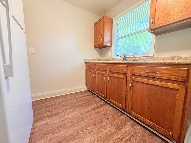 Building Photo - 3515 Falcon Dr