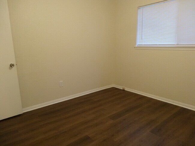 Building Photo - 5524 Deep Forest Dr