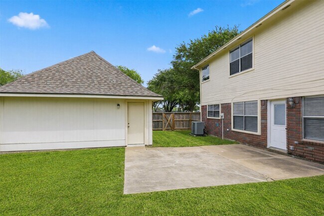 Building Photo - 2802 Grants River Cir