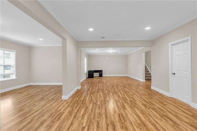 Building Photo - 3295 Carrick Rd