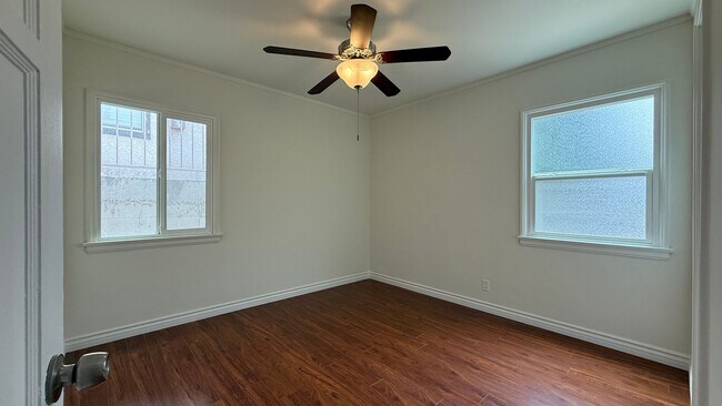 Building Photo - 304 E Valencia Ave