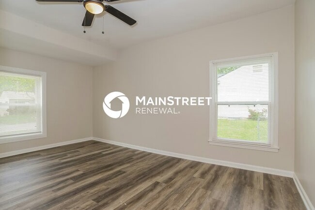 Building Photo - 4 Bedroom Pet-Friendly Home in INDEPENDENC...