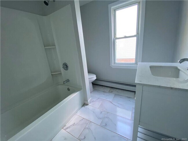 Building Photo - Newly Remodeled 3 Bedroom on 1st Floor