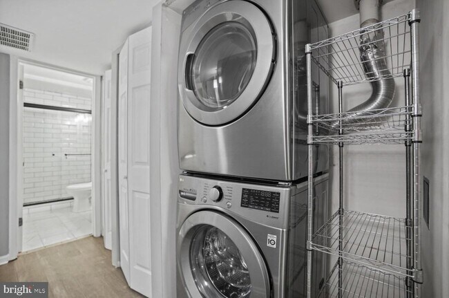 Building Photo - 4 Cedar Valley Pl