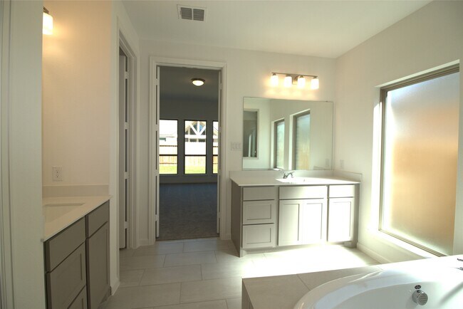 Building Photo - 16750 Yaklin Meadow Ct