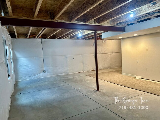 Building Photo - FORMER OAKWOOD MODEL 4BD HOME IN BANNING L...