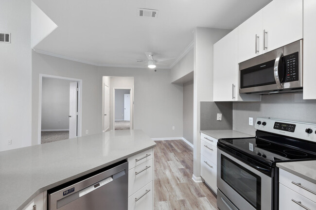 Building Photo - 6021 Castlegate Dr W