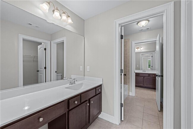 Building Photo - 1070 Windfaire Pl