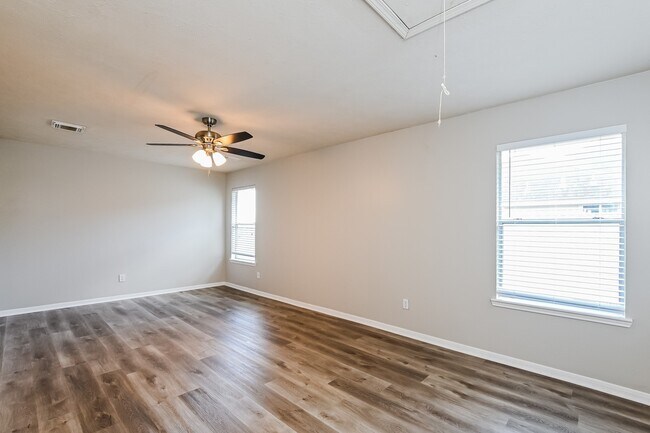 Building Photo - 2634 Vermillion Dr