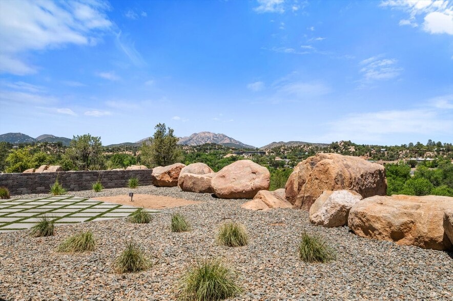 Building Photo - 1318 Rockwood Dr