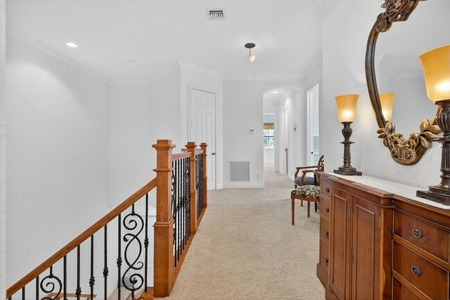 Building Photo - 1000 US-1