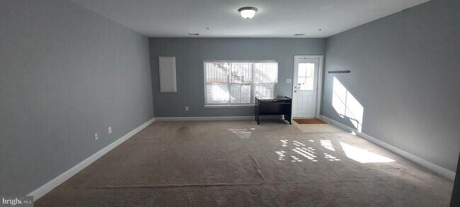 Building Photo - 12539 Blue Sky Dr