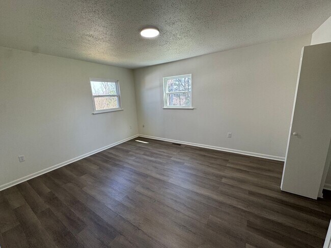 Building Photo - Towneview Estates