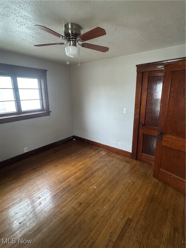 Building Photo - 1029 W 10th St