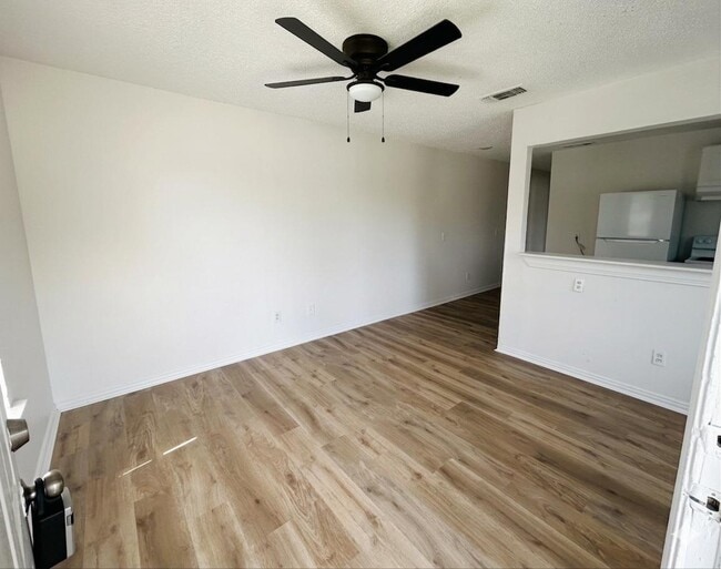 Building Photo - 605 Drexel St