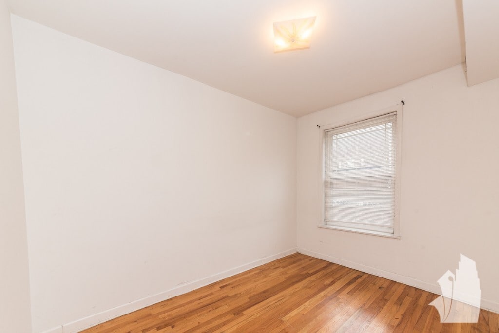 Building Photo - 1509 W Barry Ave